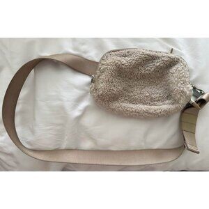 Lululemon Everywhere Belt Bag Fanny Pack 1L Fleece Sherpa Beige